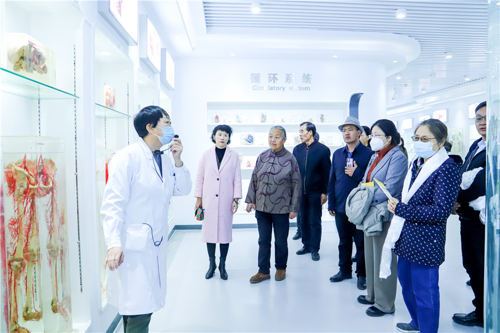 2023年3月21日   yl23455永利官网与奇正藏药共建“藏医药产业学院”揭牌仪式 (5).jpg
